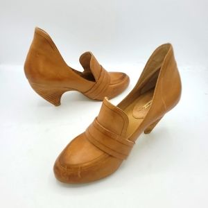 Elegant Tan Women's Loafers